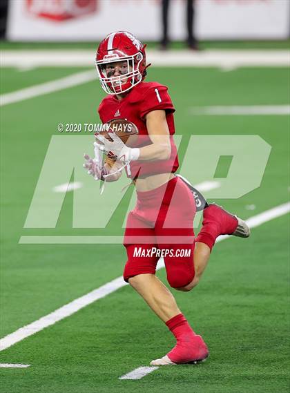Thumbnail 2 in Hallettsville vs. Jim Ned (UIL 3A Division 1 State Final) photogallery.