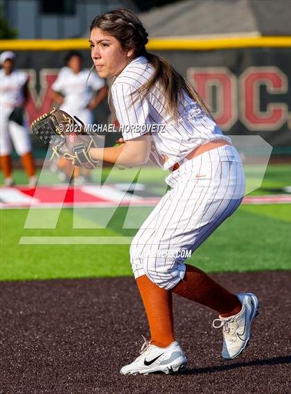 Thumbnail 2 in Wakeland vs. West Mesquite (UIL 5A Area) photogallery.