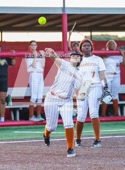 Thumbnail 2 in Wakeland vs. West Mesquite (UIL 5A Area) photogallery.