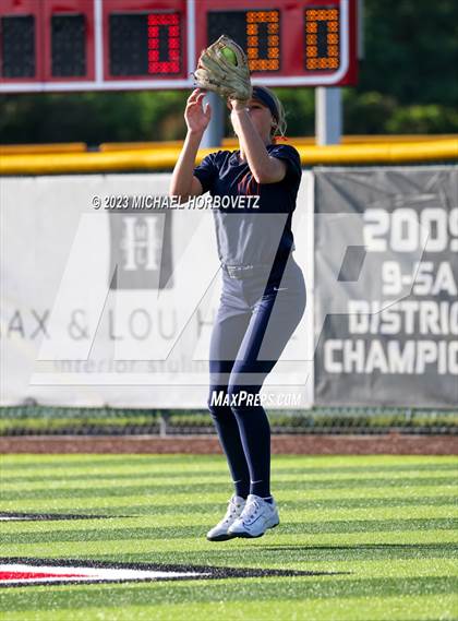 Thumbnail 2 in Wakeland vs. West Mesquite (UIL 5A Area) photogallery.