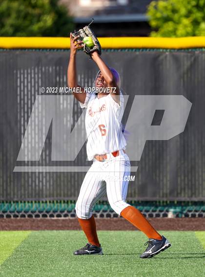 Thumbnail 1 in Wakeland vs. West Mesquite (UIL 5A Area) photogallery.