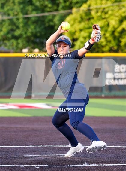 Thumbnail 1 in Wakeland vs. West Mesquite (UIL 5A Area) photogallery.