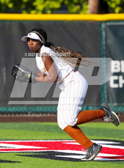 Thumbnail 2 in Wakeland vs. West Mesquite (UIL 5A Area) photogallery.