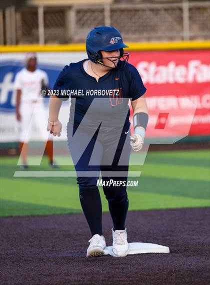 Thumbnail 2 in Wakeland vs. West Mesquite (UIL 5A Area) photogallery.