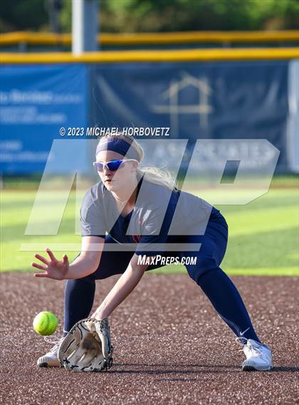 Thumbnail 2 in Wakeland vs. West Mesquite (UIL 5A Area) photogallery.