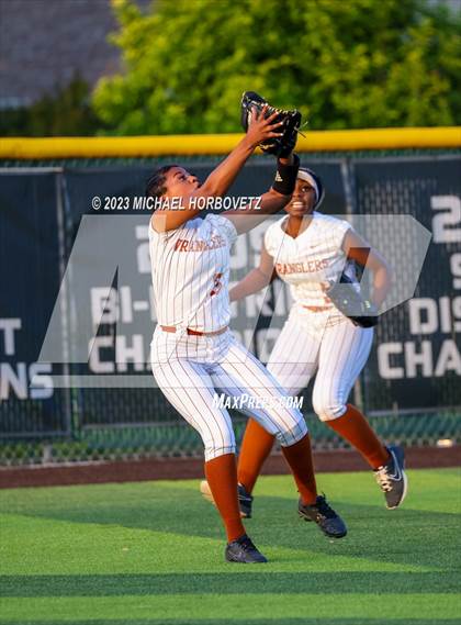 Thumbnail 2 in Wakeland vs. West Mesquite (UIL 5A Area) photogallery.