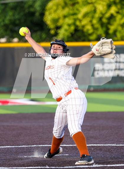 Thumbnail 3 in Wakeland vs. West Mesquite (UIL 5A Area) photogallery.