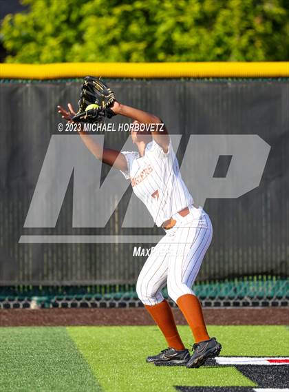 Thumbnail 3 in Wakeland vs. West Mesquite (UIL 5A Area) photogallery.