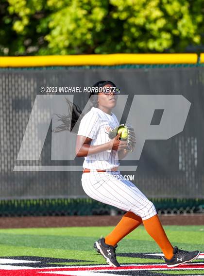 Thumbnail 1 in Wakeland vs. West Mesquite (UIL 5A Area) photogallery.