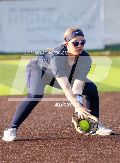 Thumbnail 3 in Wakeland vs. West Mesquite (UIL 5A Area) photogallery.