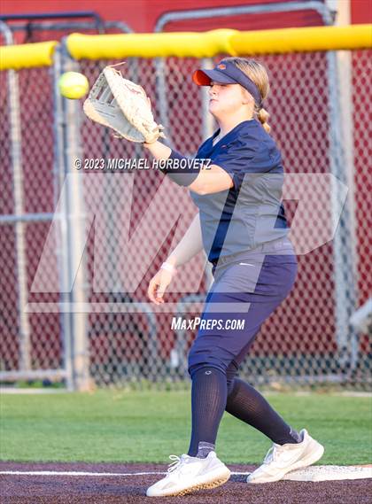 Thumbnail 3 in Wakeland vs. West Mesquite (UIL 5A Area) photogallery.