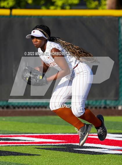 Thumbnail 1 in Wakeland vs. West Mesquite (UIL 5A Area) photogallery.