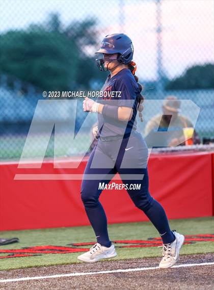 Thumbnail 2 in Wakeland vs. West Mesquite (UIL 5A Area) photogallery.