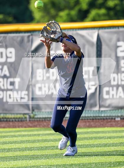 Thumbnail 2 in Wakeland vs. West Mesquite (UIL 5A Area) photogallery.