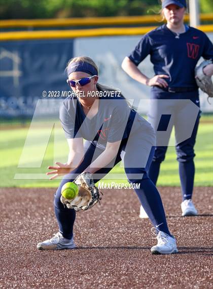 Thumbnail 3 in Wakeland vs. West Mesquite (UIL 5A Area) photogallery.