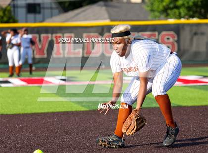 Thumbnail 2 in Wakeland vs. West Mesquite (UIL 5A Area) photogallery.