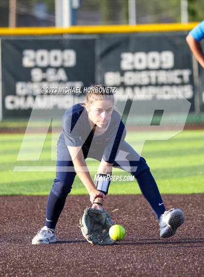 Thumbnail 3 in Wakeland vs. West Mesquite (UIL 5A Area) photogallery.