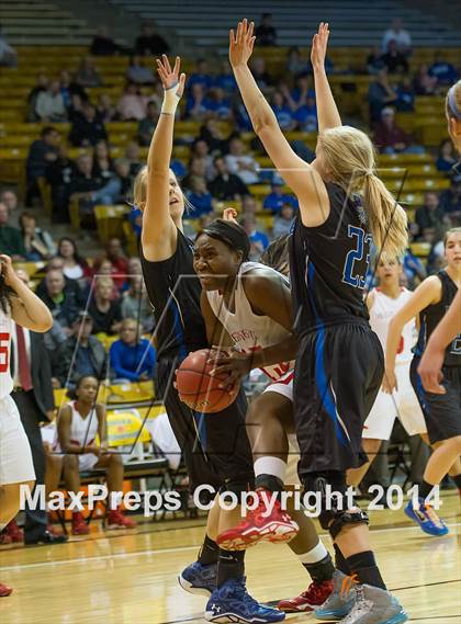 Thumbnail 2 in Poudre vs. Regis Jesuit (CHSAA 5A Semifinal) photogallery.