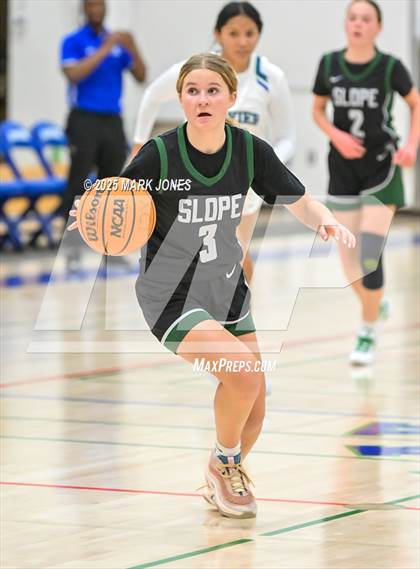 Thumbnail 3 in Xavier College Prep vs. Sunnyslope photogallery.