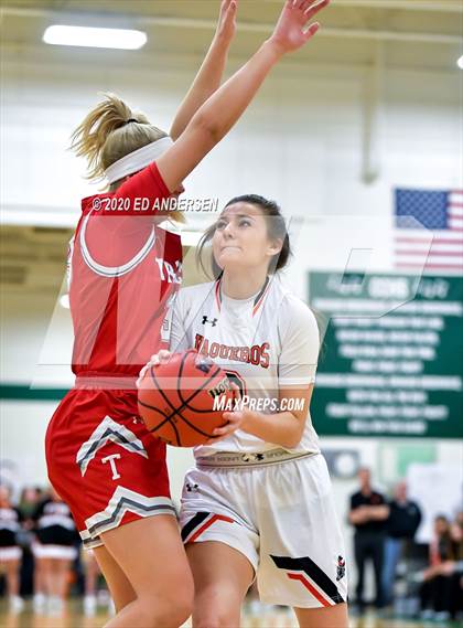 Thumbnail 3 in Truckee vs. Fernley (NIAA 3A Northern Championship) photogallery.