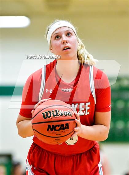 Thumbnail 2 in Truckee vs. Fernley (NIAA 3A Northern Championship) photogallery.
