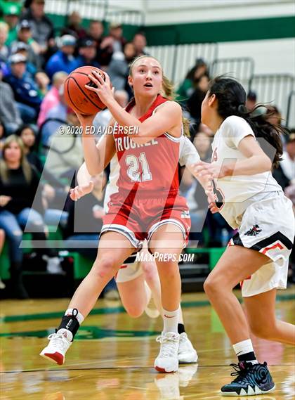 Thumbnail 2 in Truckee vs. Fernley (NIAA 3A Northern Championship) photogallery.