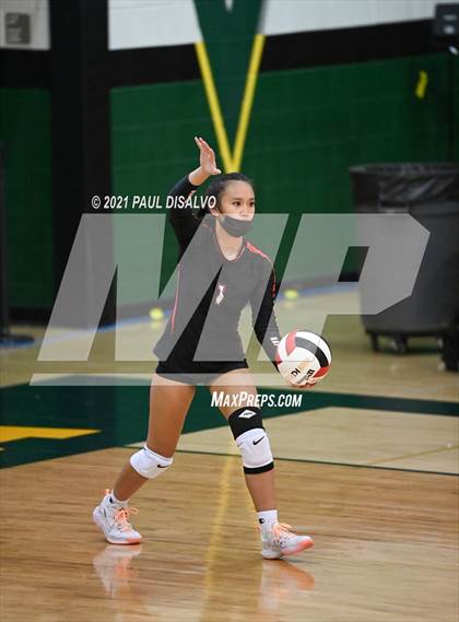 Thumbnail 3 in Eaglecrest vs. Doherty (CHSAA 5A Region 4) photogallery.