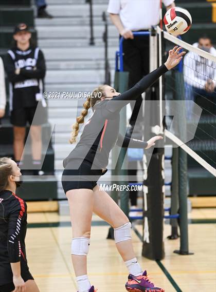 Thumbnail 2 in Eaglecrest vs. Doherty (CHSAA 5A Region 4) photogallery.