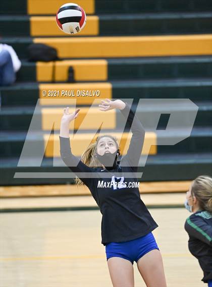 Thumbnail 1 in Eaglecrest vs. Doherty (CHSAA 5A Region 4) photogallery.