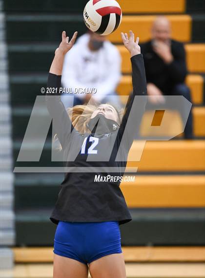 Thumbnail 3 in Eaglecrest vs. Doherty (CHSAA 5A Region 4) photogallery.