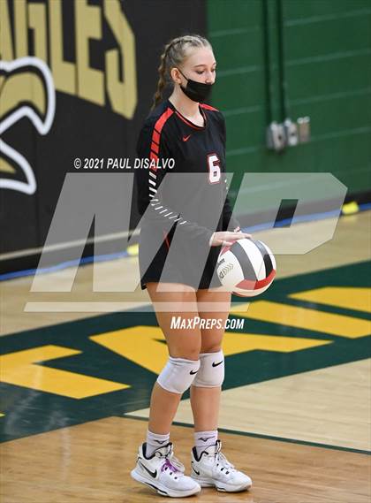 Thumbnail 2 in Eaglecrest vs. Doherty (CHSAA 5A Region 4) photogallery.