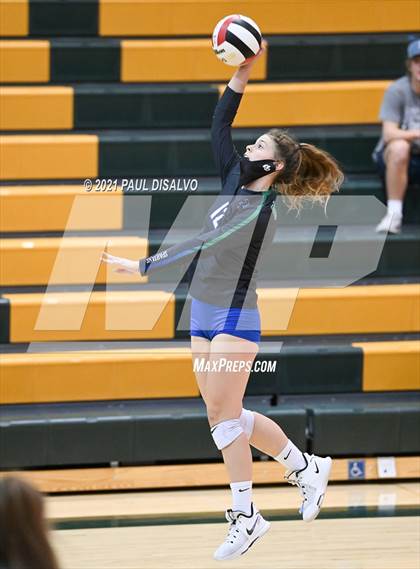 Thumbnail 2 in Eaglecrest vs. Doherty (CHSAA 5A Region 4) photogallery.