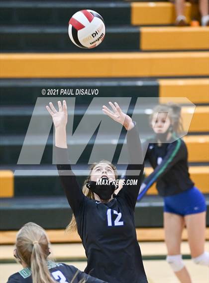 Thumbnail 3 in Eaglecrest vs. Doherty (CHSAA 5A Region 4) photogallery.