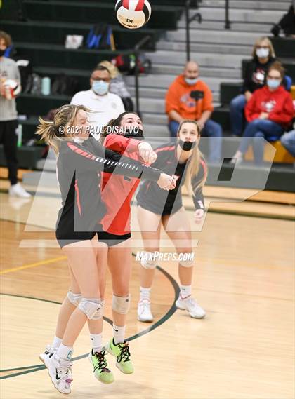 Thumbnail 1 in Eaglecrest vs. Doherty (CHSAA 5A Region 4) photogallery.