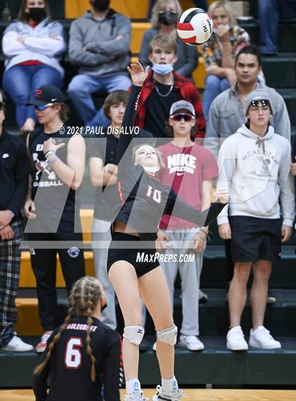 Thumbnail 2 in Eaglecrest vs. Doherty (CHSAA 5A Region 4) photogallery.