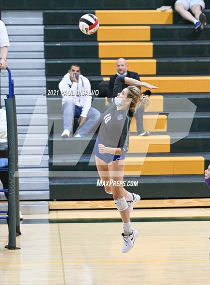 Thumbnail 3 in Eaglecrest vs. Doherty (CHSAA 5A Region 4) photogallery.