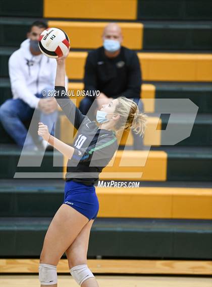Thumbnail 2 in Eaglecrest vs. Doherty (CHSAA 5A Region 4) photogallery.