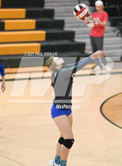 Thumbnail 3 in Eaglecrest vs. Doherty (CHSAA 5A Region 4) photogallery.
