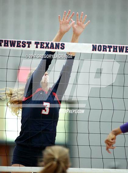 Thumbnail 2 in Paschal vs Northwest photogallery.