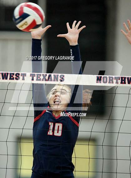 Thumbnail 1 in Paschal vs Northwest photogallery.