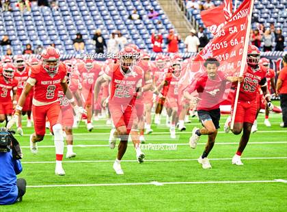 Thumbnail 3 in Katy vs. North Shore (UIL 6A D1 Football Regional) photogallery.