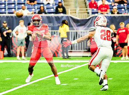 Thumbnail 3 in Katy vs. North Shore (UIL 6A D1 Football Regional) photogallery.