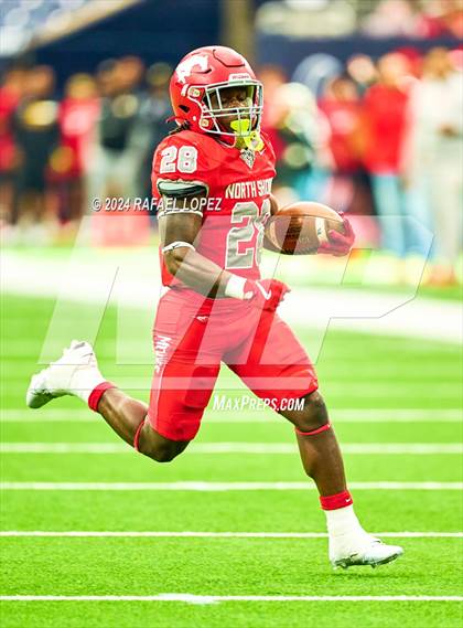 Thumbnail 2 in Katy vs. North Shore (UIL 6A D1 Football Regional) photogallery.