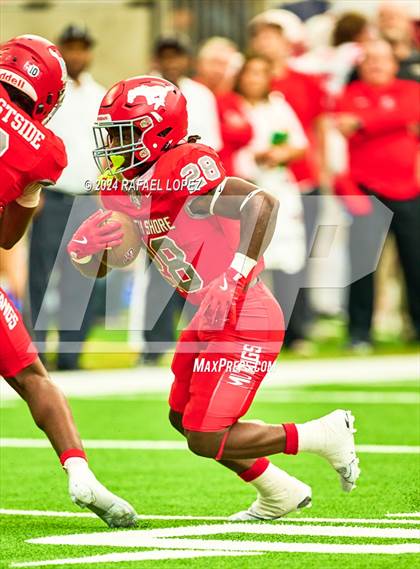 Thumbnail 2 in Katy vs. North Shore (UIL 6A D1 Football Regional) photogallery.