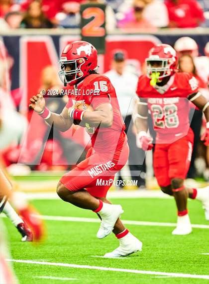 Thumbnail 3 in Katy vs. North Shore (UIL 6A D1 Football Regional) photogallery.