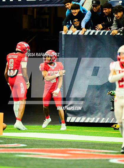 Thumbnail 1 in Katy vs. North Shore (UIL 6A D1 Football Regional) photogallery.
