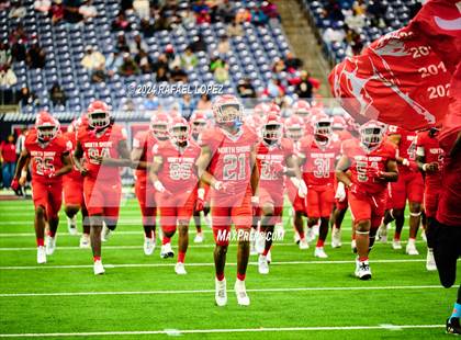Thumbnail 2 in Katy vs. North Shore (UIL 6A D1 Football Regional) photogallery.