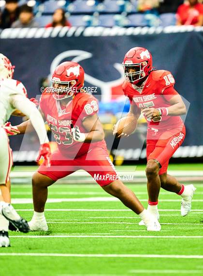 Thumbnail 1 in Katy vs. North Shore (UIL 6A D1 Football Regional) photogallery.