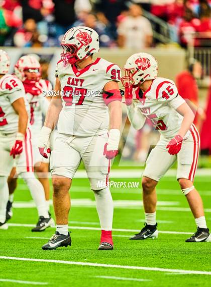 Thumbnail 2 in Katy vs. North Shore (UIL 6A D1 Football Regional) photogallery.