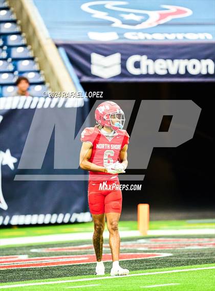 Thumbnail 1 in Katy vs. North Shore (UIL 6A D1 Football Regional) photogallery.